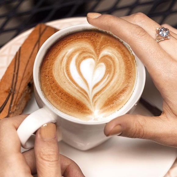 Meet your Posher, Jennifer - Picture 1 of 1